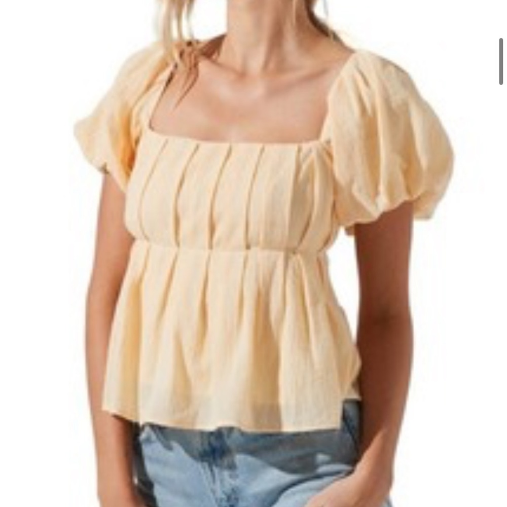 ASTR the Label  Pleated Back Cutout Bubble Sleeve Top - YELLOW